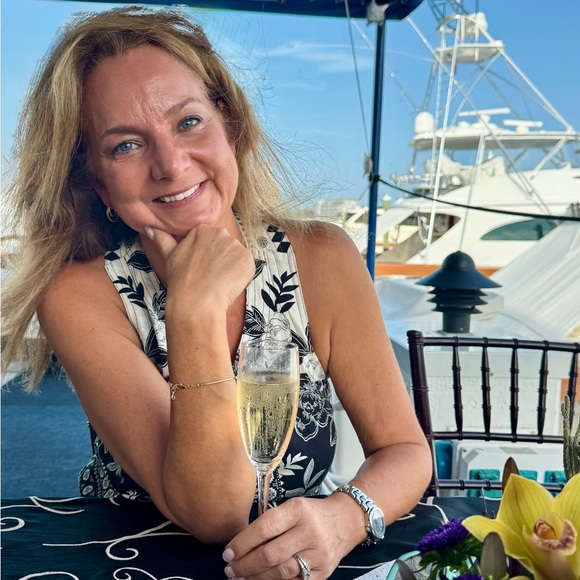 Meet your Posher, Kim - Picture 1 of 1